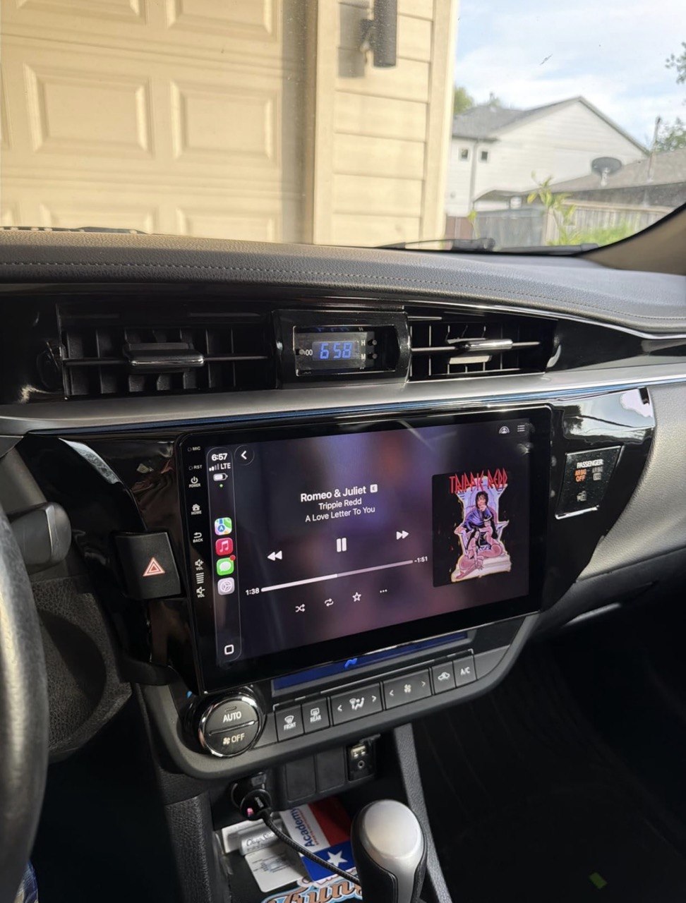 Toyota Corolla CarPlay screen installed